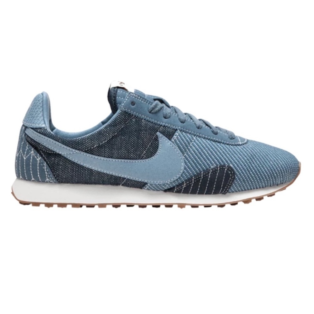(Size 8.5) Nike Women’s Pre Montreal Racer Vintage Sneakers